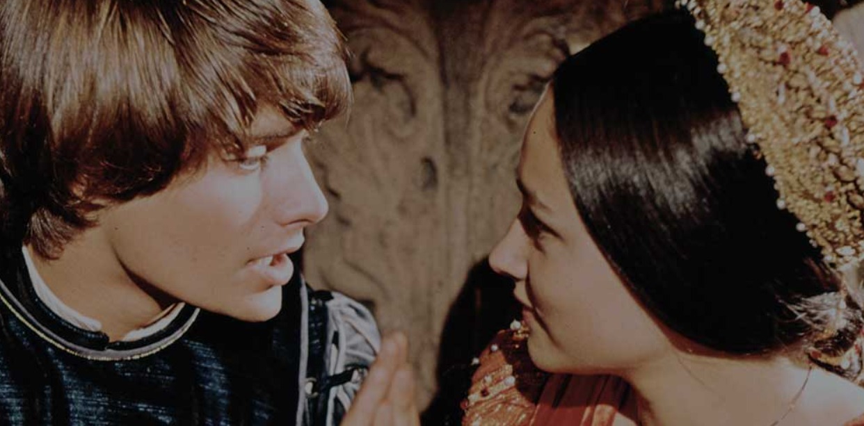 Romeo e Giulietta, prorogata la mostra dei costumi al museo Zeffirelli